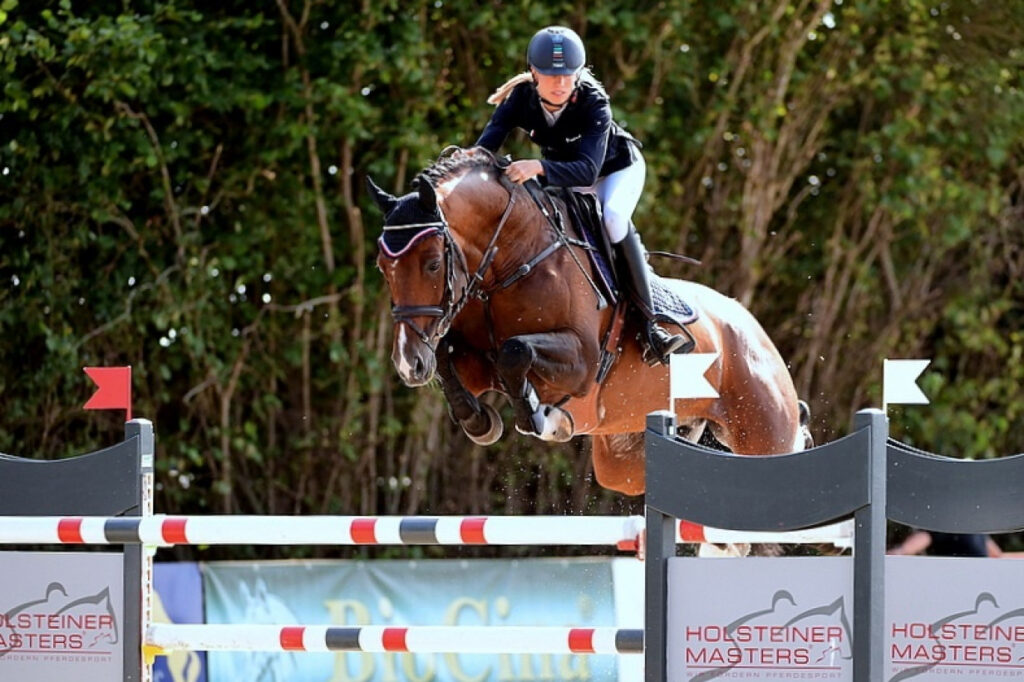 Uriko Ehlersdorf hopp Holsteiner hingstar